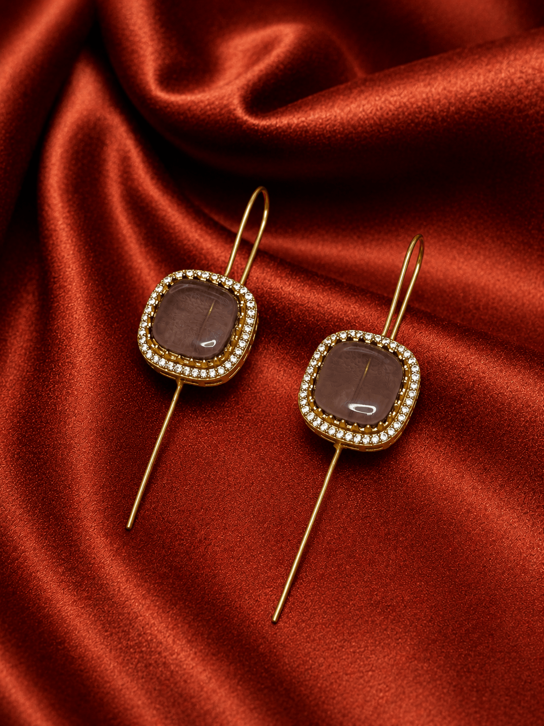 Noor Stone Ear Cuff- White/ Mauve